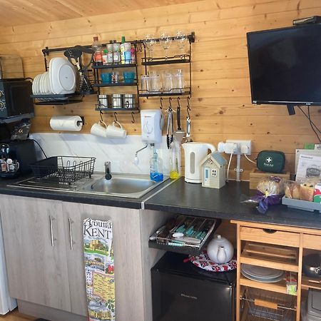Sherpai Lodge Herne Bay Bagian luar foto