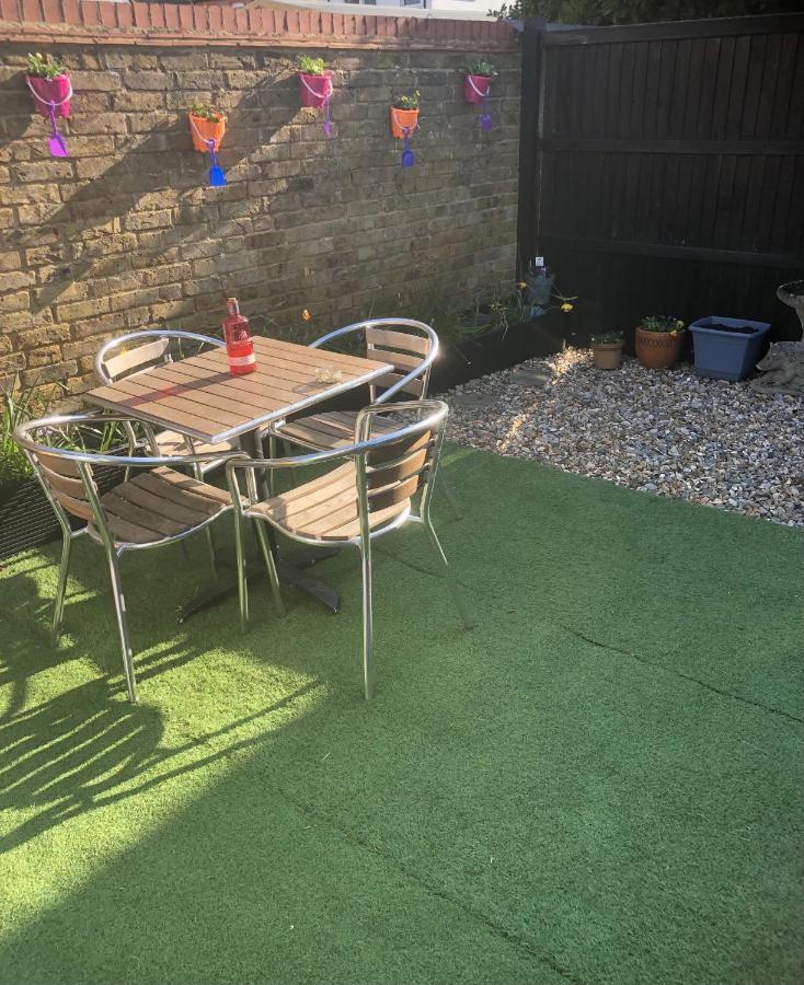 Sherpai Lodge Herne Bay Bagian luar foto