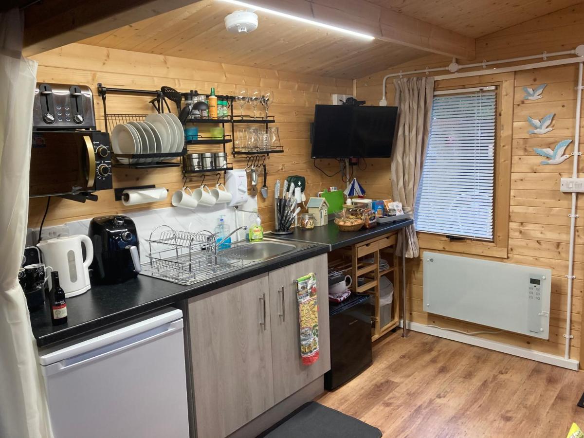 Sherpai Lodge Herne Bay Bagian luar foto
